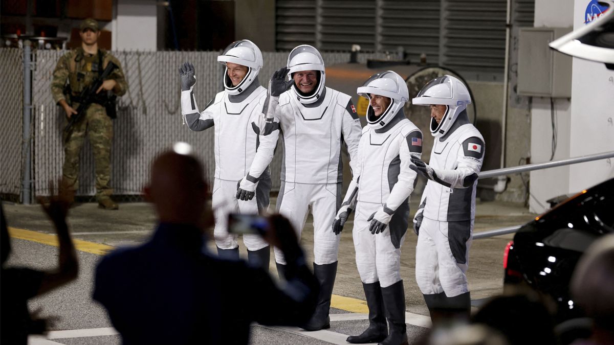 La Nasa envió cuatro astronautas al espacio junto a SpaceX