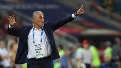 Tité también le pegó a Neymar