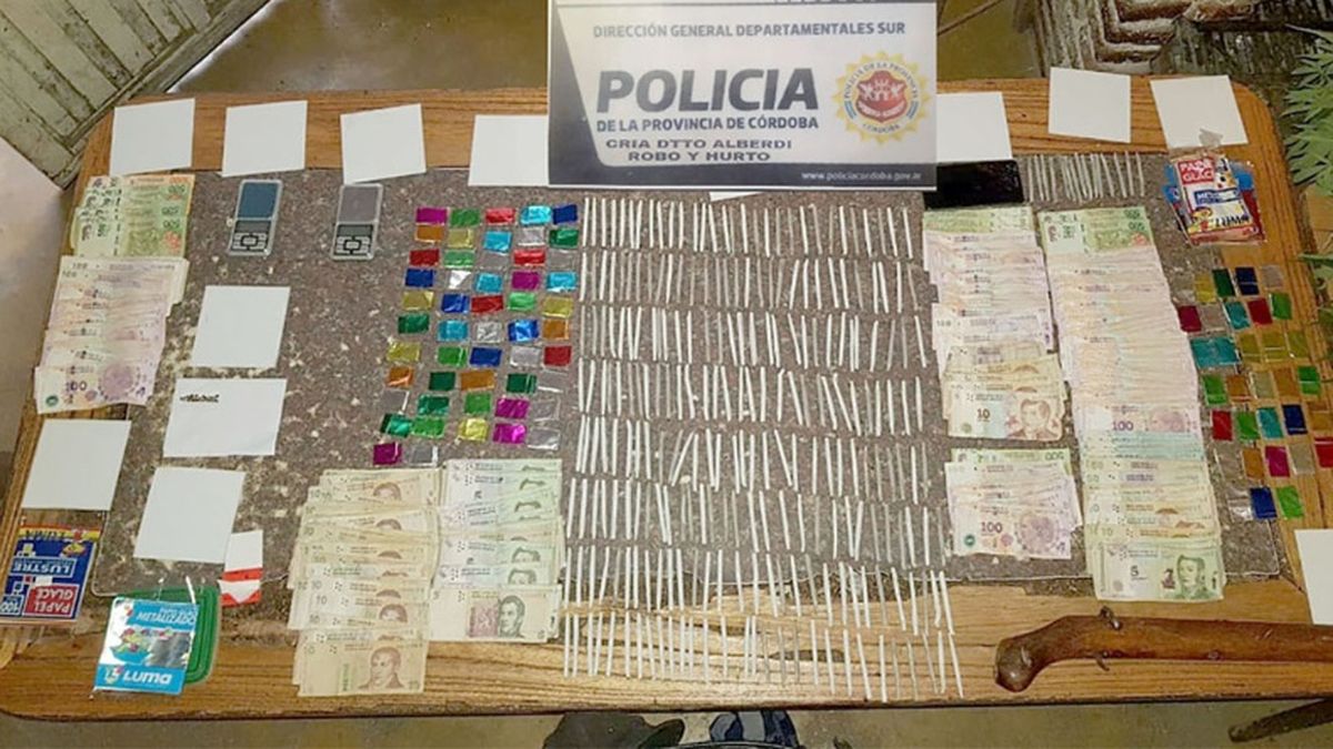 Una mujer y su hijo, investigados por robos y venta de drogas en Alberdi
