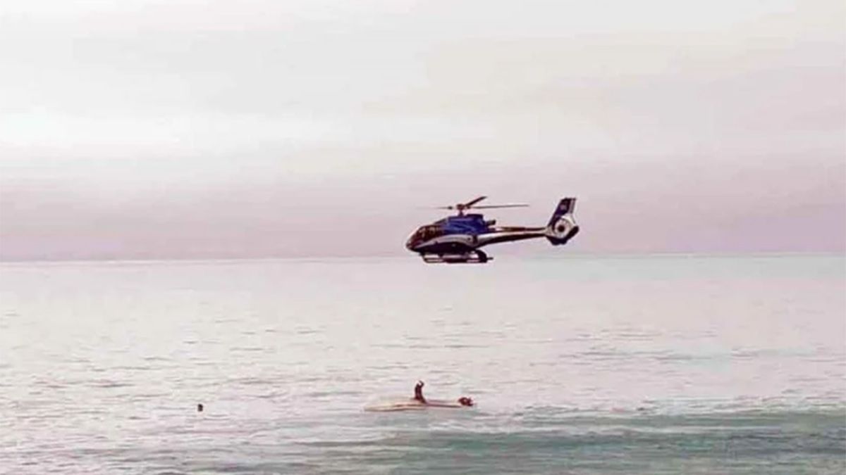Al menos cinco personasmurieron y otras seis fueron rescatadas con vida el último sábado tras hundirseun barco luego de un posible choque contra una ballena