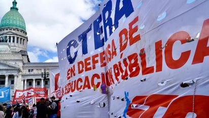 Organizaciones estudiantiles y de izquierda se movilizaron hoy al Congreso Nacional