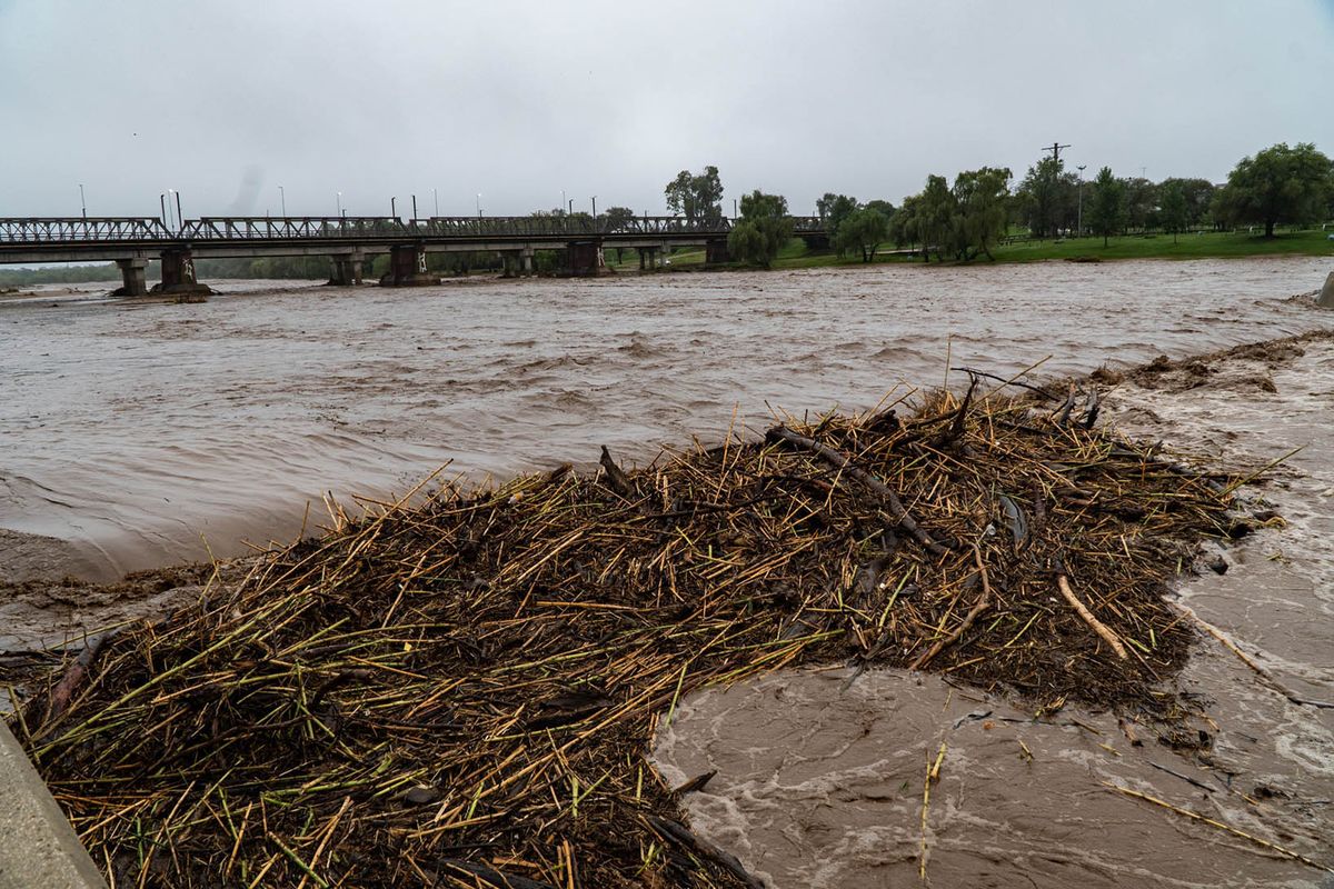 La creciente del río comenzó a bajar. Foto: Andrés Oviedo.