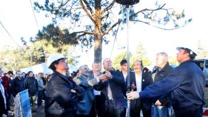 El gobernador inauguró obra de gas y anunció el servicio para la UNRC