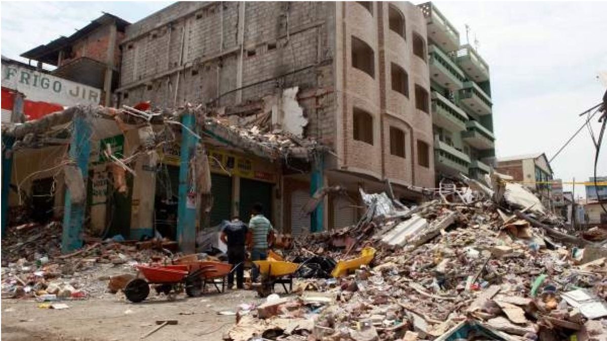 Al menos cuatro muertos por terremoto de 6,7 de magnitud en Ecuador