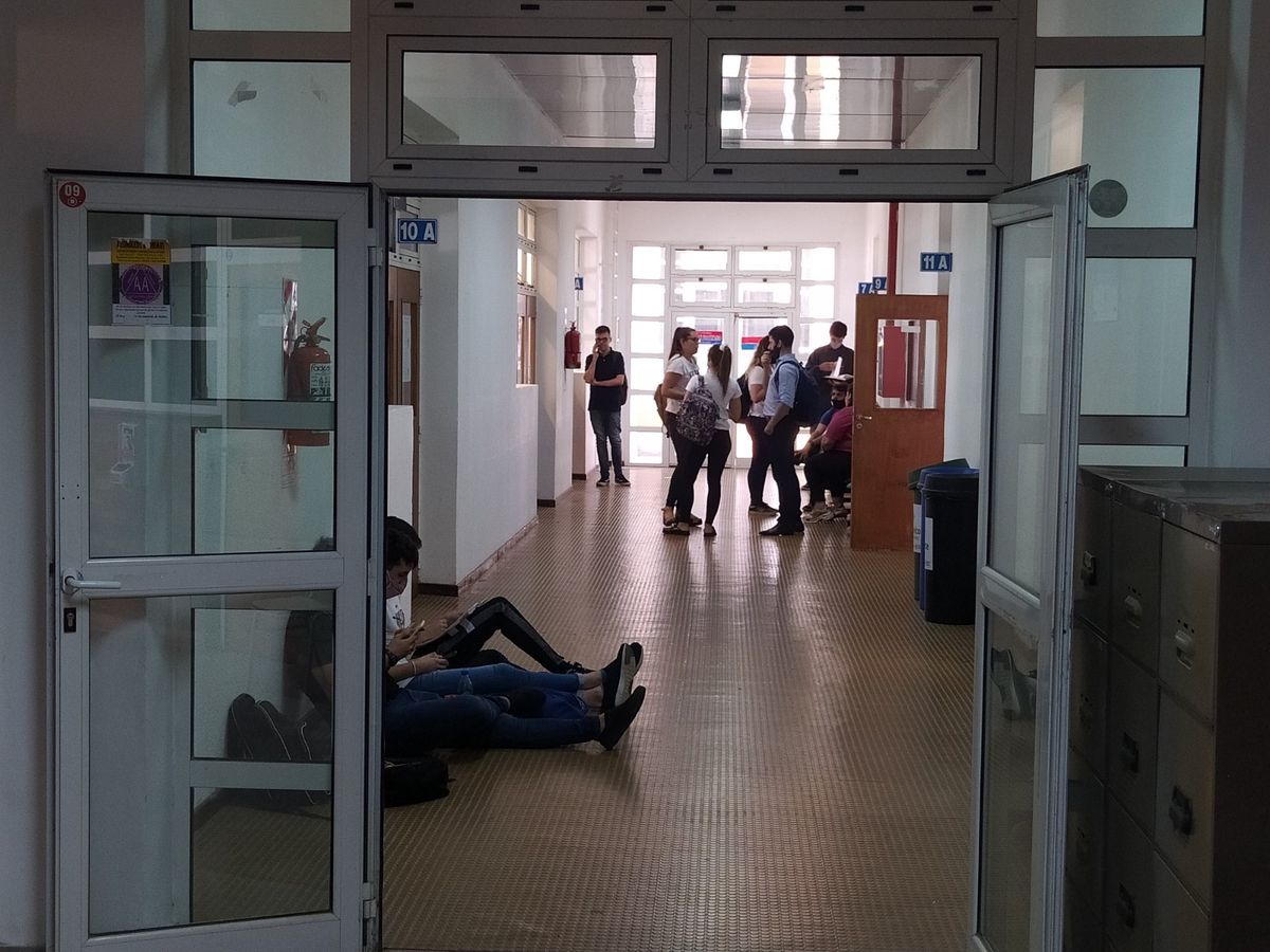 Los pasillos de la “uni” volvieron a colmarse de estudiantes