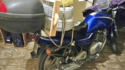 Le robaron la moto a un docente cuando visitaba a un amigo
