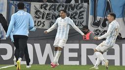 Godoy festeja su golazo ante Racing en el Cilindro.
