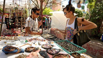 Fedecom señaló que creció otra vez la venta ilegal y hay preocupación en el comercio