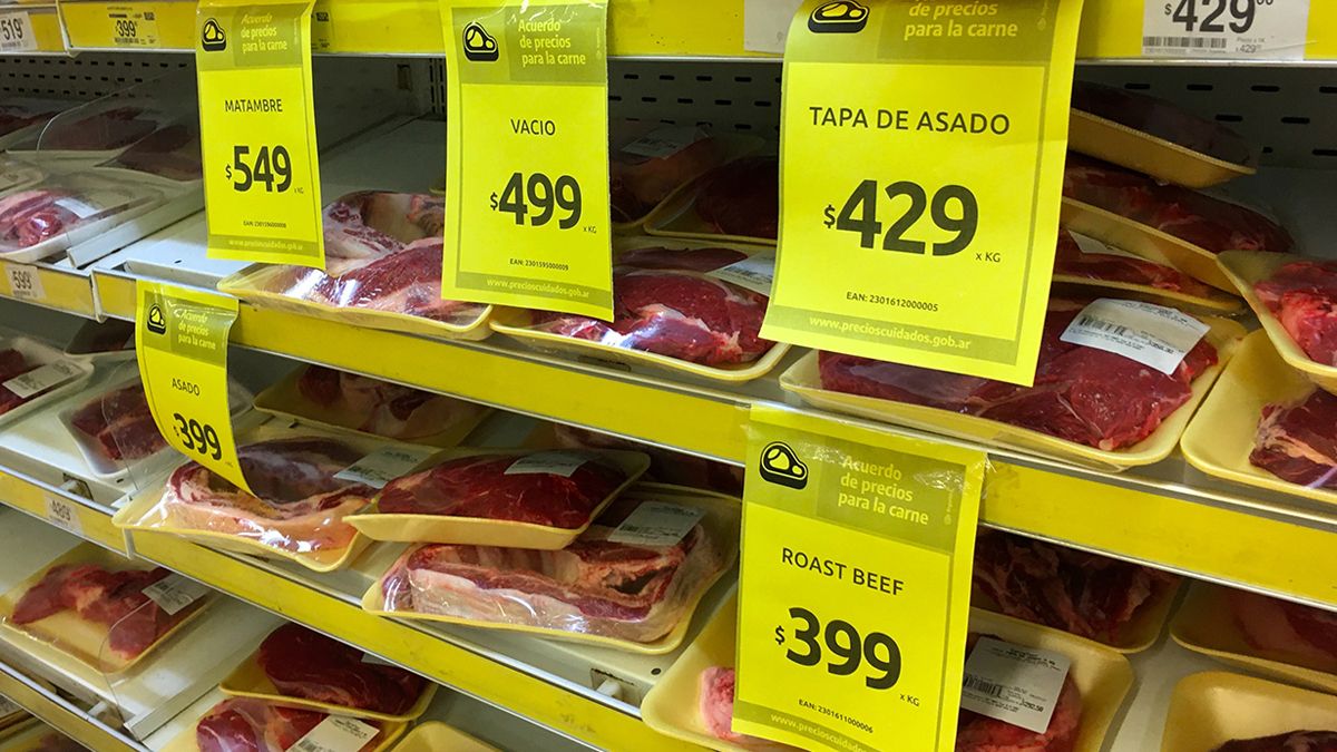 La carne a precios rebajados empezó a llegar a algunos de los supermercados adheridos