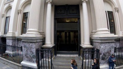 El Gobierno busca ampliar el swap de divisas con China