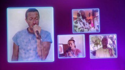 Versionan tema de U2 en fiesta virtual de graduación en Estados Unidos