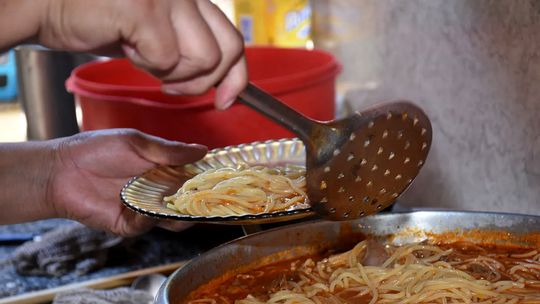 Advierten que el 52% de la población se saltea una de las comidas diarias