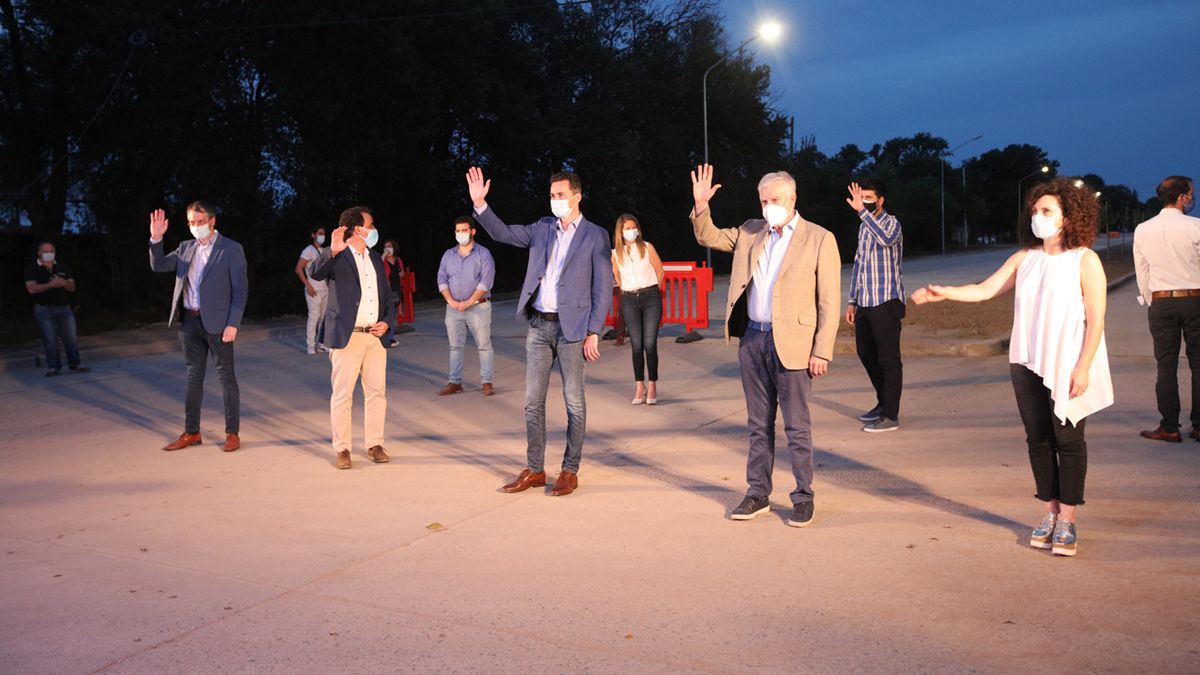 El vicegobernador Calvo acompañó a Llamosas en el acto.