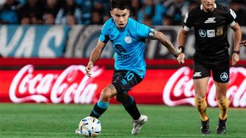 Lucas Zelarayán, goleador del partido, controla la pelota durante el triunfo del local ante Aldosivi. Lucas Zelarayán, goleador del partido, controla la pelota durante el triunfo del local ante Aldosivi.