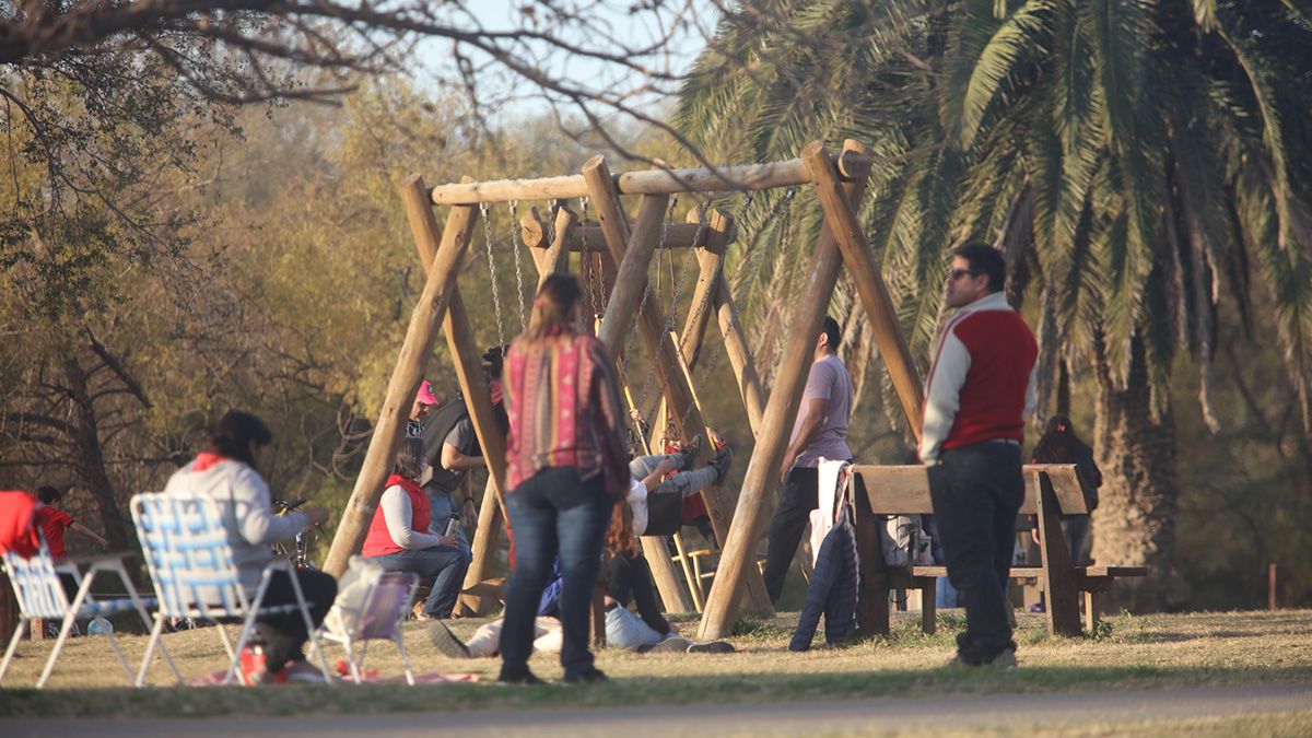 La familia disfrutó el fin de semana al aire libre.