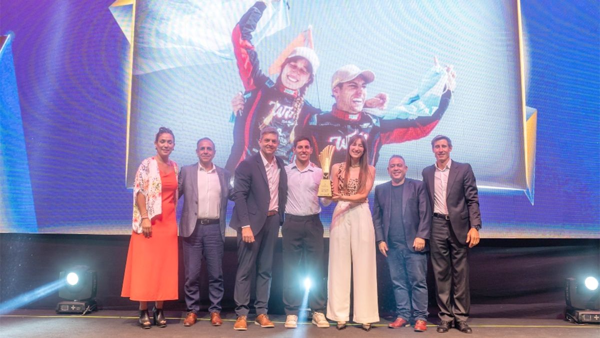 Valentina Pertegarini y Nicolás Cavigliasso, vencedores del Dakar 2025 y Campeones Mundiales en al categoría Challenger, fueron ganadores del Cóndor de Oro