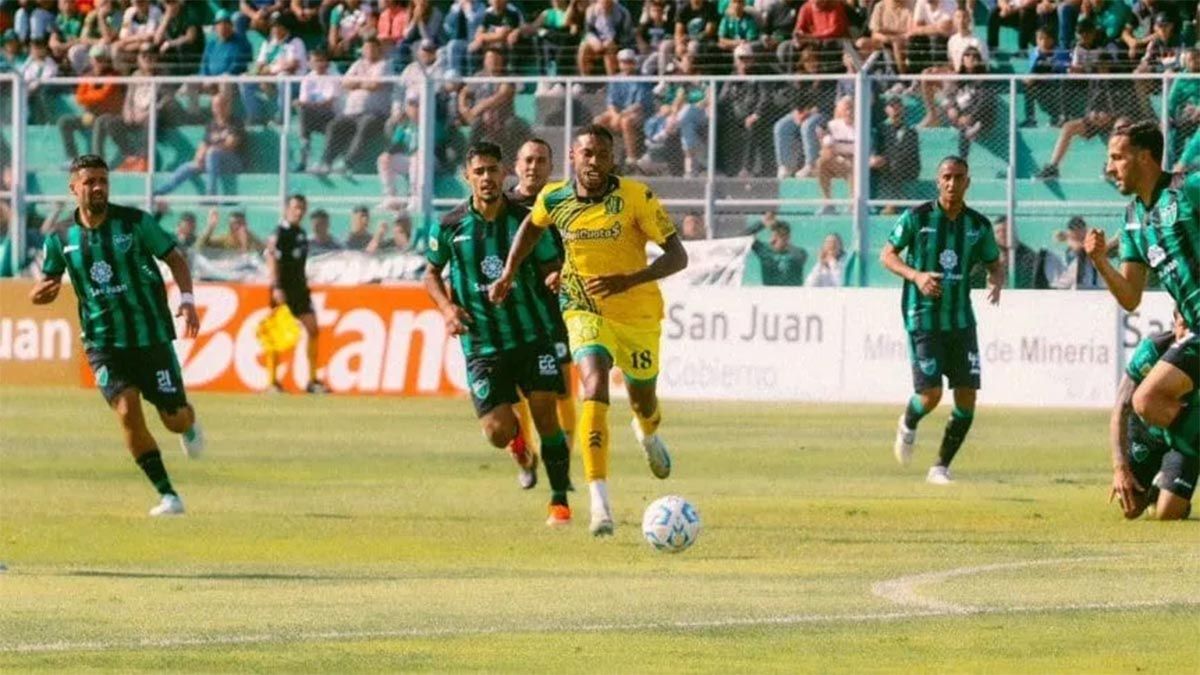 Aldosivi goleó a San Martín de San Juan de visitante