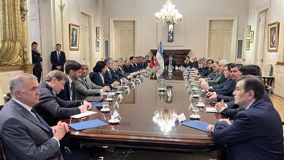 Milei confirmó a los gobernadores que restablecerá el impuesto a las Ganancias por un año