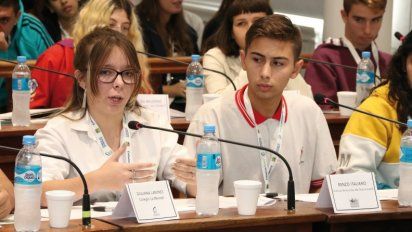Sesionó el Parlamento Estudiantil