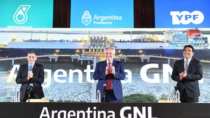 YPF y Petronas acuerdan avanzar en desarrollo de GNL en Argentina con gas de Vaca Muerta