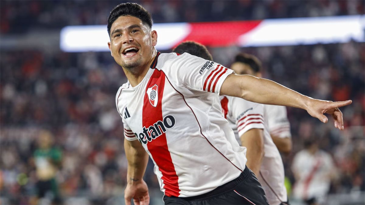 Salas se va envuelto en cuestionamientos, un año después de que River pagara una fortuna por él.