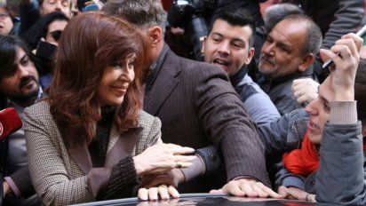 Cristina aceptó que el Senado trate los allanamientos, pero puso condiciones