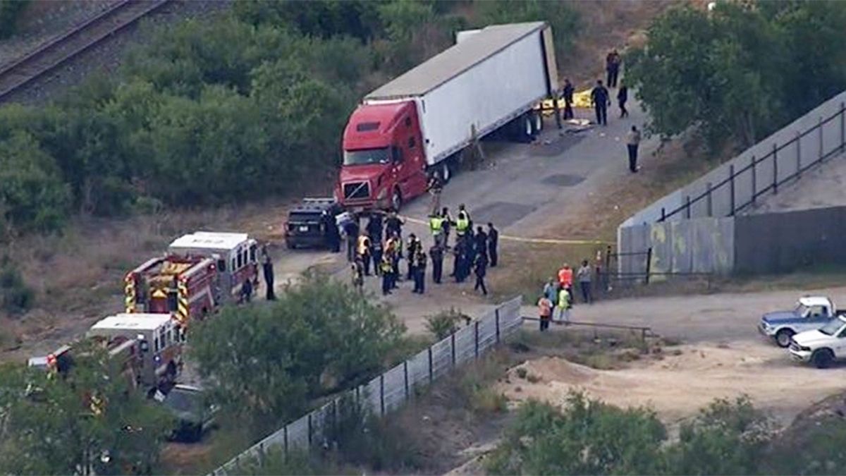 La mayoría de los cadáveres fueron encontrados dentro de un camión abandonado al lado de una ruta