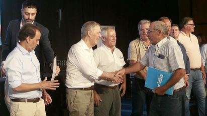 En la víspera de la protesta, Schiaretti le dio un fuerte respaldo al campo