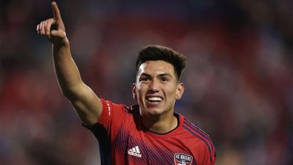Boca avanza a paso firme por Alan Velasco