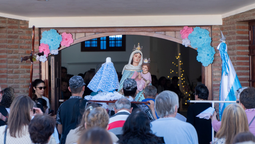 ante la virgen de san nicolas, el obispo auxiliar pidio ayudar al necesitado