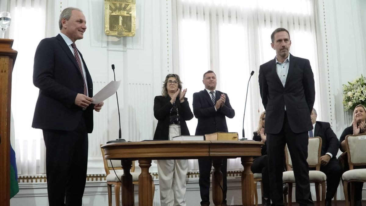 Asumió el nuevo Gabinete Municipal. Foto: Andrés Oviedo.