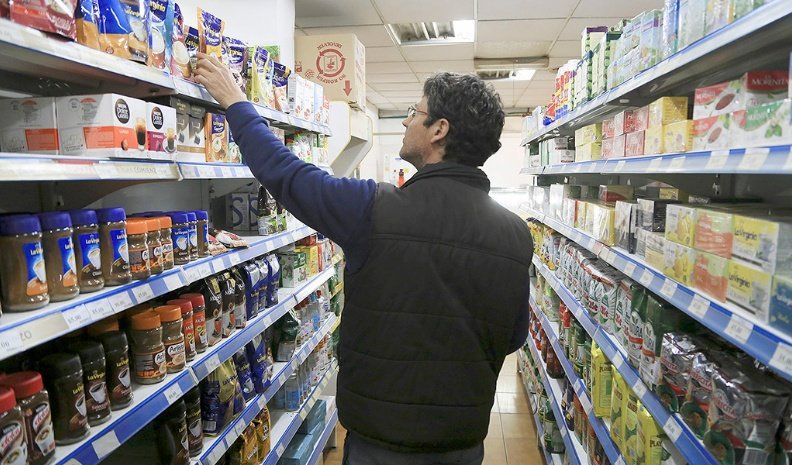 Las ventas en los supermercados se derrumbaron 13,5% por ciento y en los shoppings, 18,7% en mayo