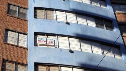 Los jóvenes de 25 a 35 años, con pocas opciones de alquilar o comprar su casa