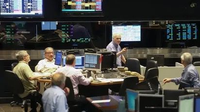 Caída de bonos y acciones y suba del riesgo país en una jornada negativa para los mercados