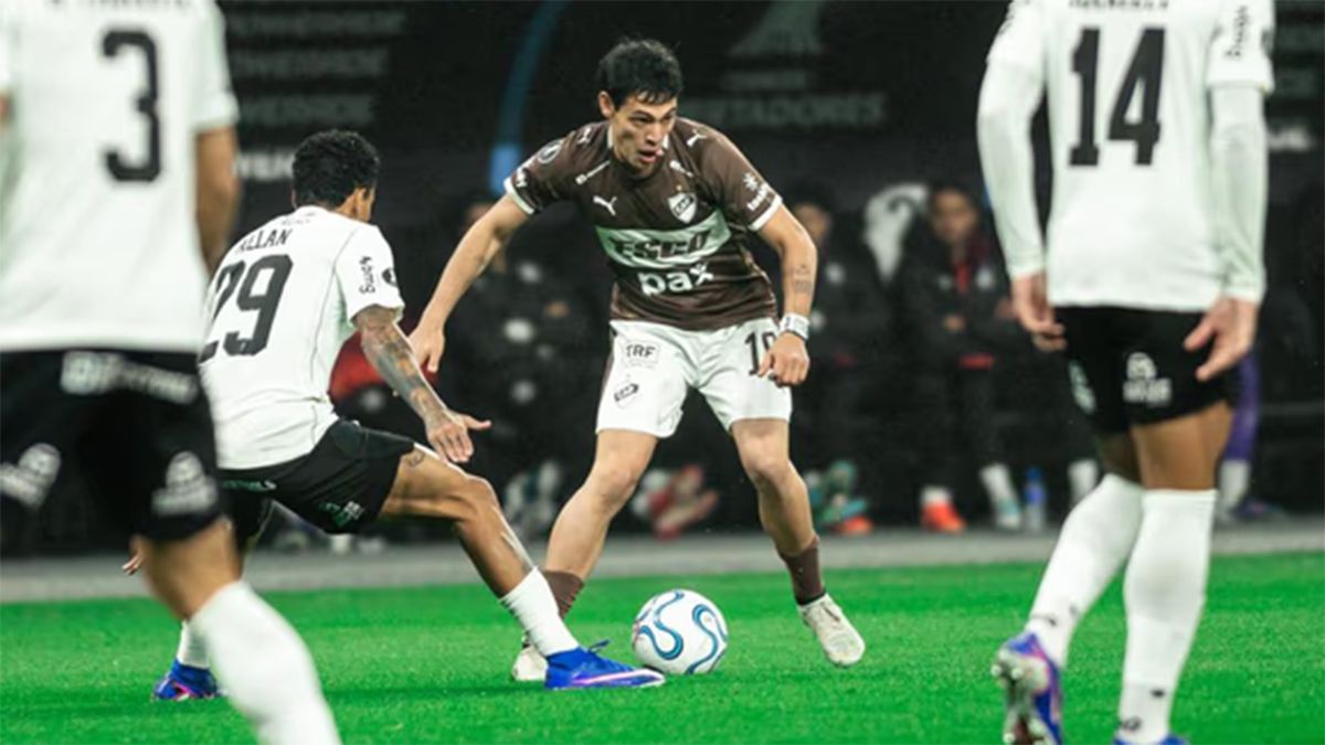 Franco Zapiola marcó los goles para Platense