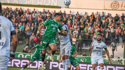 Lluvia de goles en la lucha por el descenso: Central Córdoba venció a Sarmiento