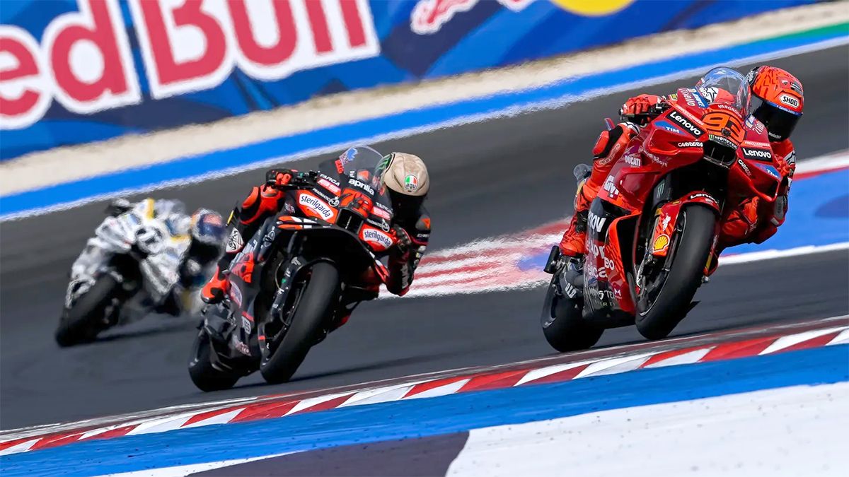 Marc Márquez, seguido de Marco Bezzecchi y Alex Márquez, el podio del Gran Premio de San Marino en Misano