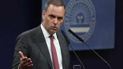 Adorni calificó al paro como
