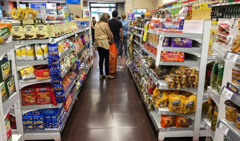 Los supermercadistas advirtieron a los proveedores por el valor de la mercadería a descargar.