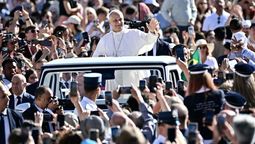 la provincia destaco la articulacion con nacion en los preparativos: el papa no es de los oficialismos