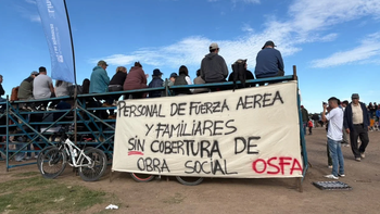 Afiliados de OSFA reclamaron por el corte de la cobertura médica durante la llegada de los F-16