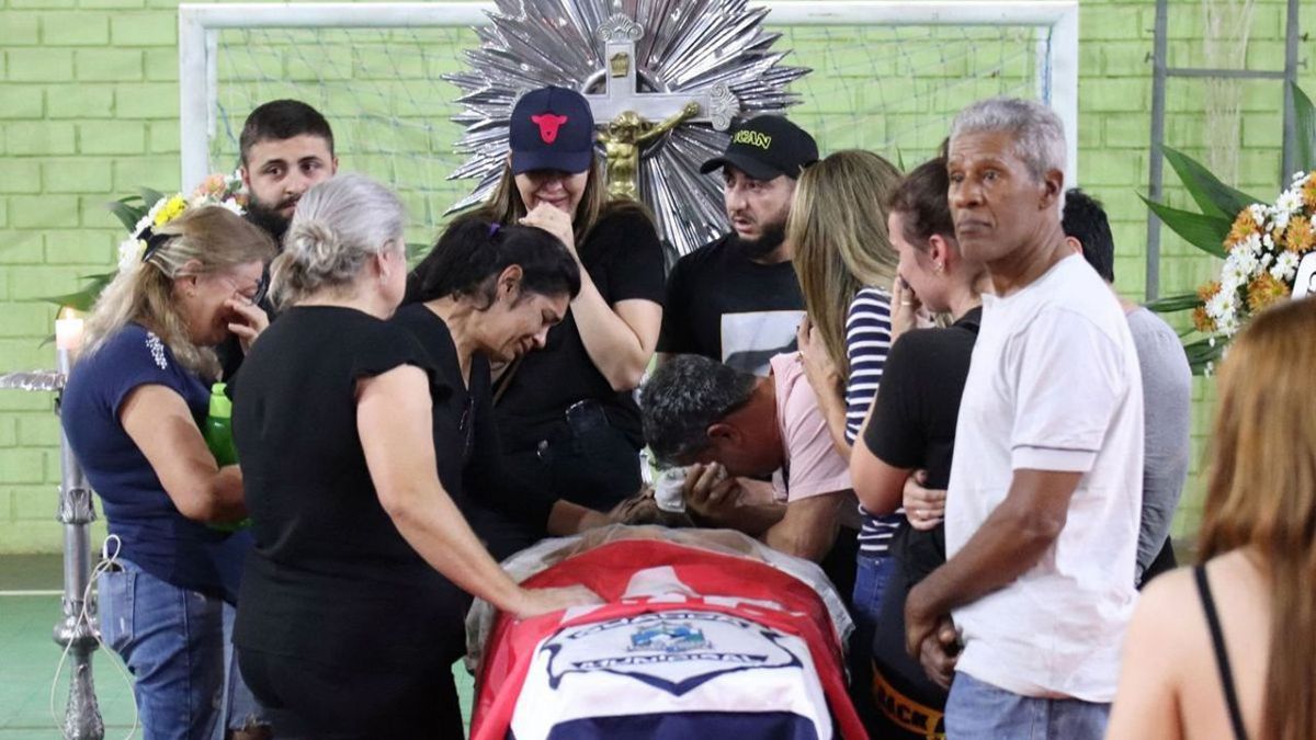 Un seguidor del presidentebrasileño Jair Bolsonaro mató a puñaladas a un simpatizante del exmandatario ycandidato Luiz Inácio Lula da Silva en una localidad de Mato Grosso