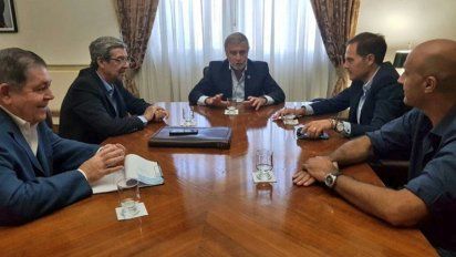 Aguad prometió no cerrar las fábricas militares de Río Tercero y Villa María