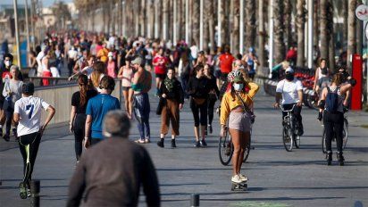 Vuelve el toque de queda nocturno en Barcelona por aumento de contagios