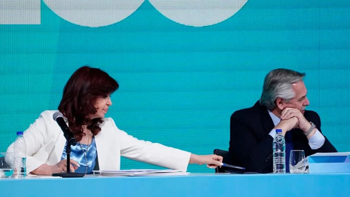 Cristina Kirchner y Alberto Fernández encabezaron el acto de YPF.