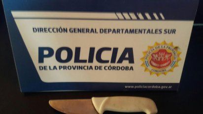 Huinca: intentaba atentar contra su vida, intervino un policía y lo hirió con un cuchillo