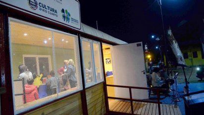 Cómo es la biblioteca vagón inaugurada en El Andino