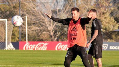 Messi pasa su primer día como jugador libre