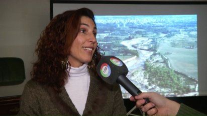 En medio del suelo arrasado, proliferan las especies exóticas