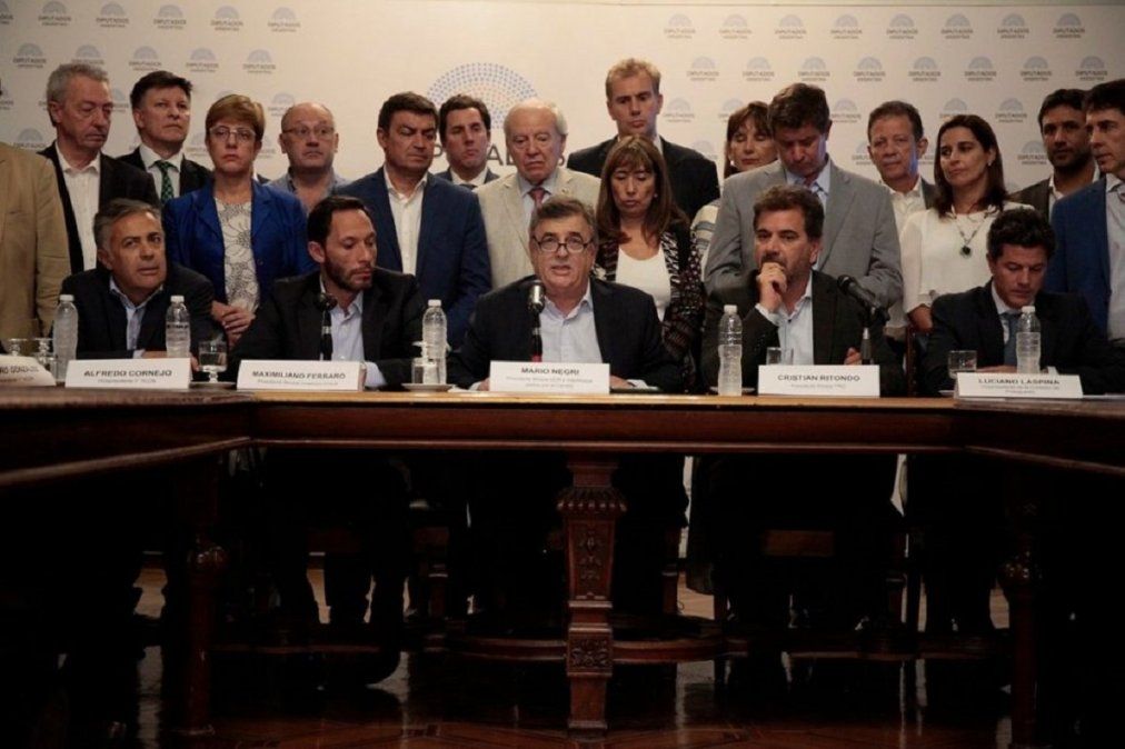 La alianza Juntos por el Cambio rechazó la decisión de salir del Mercosur.